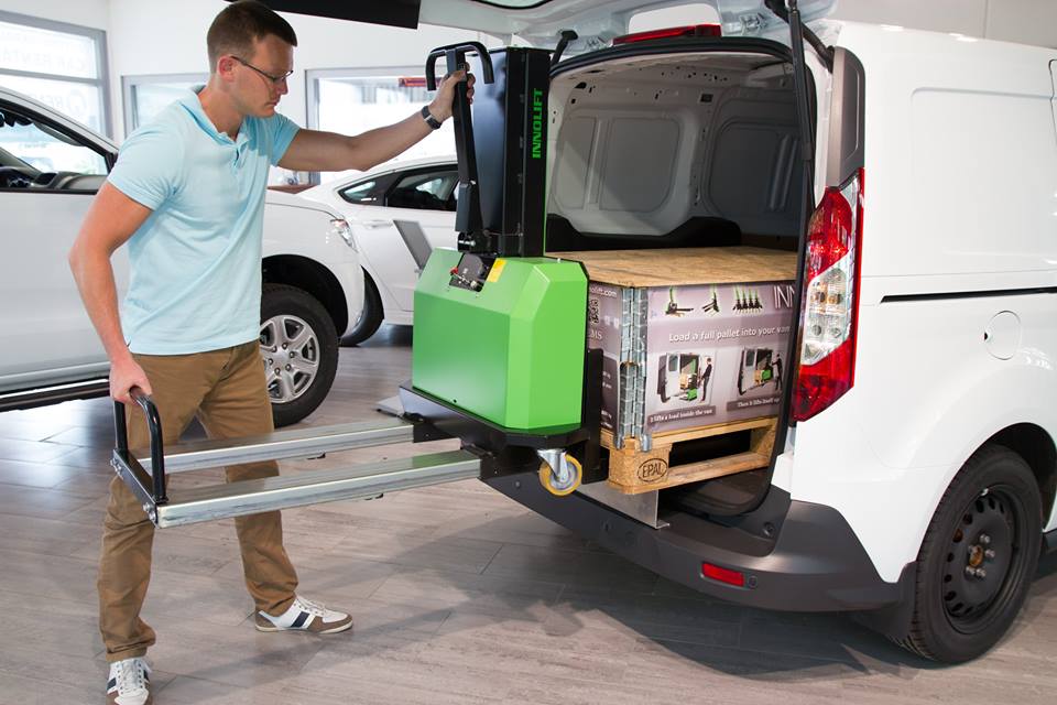 chargement-vehicule-utilitaires-chartres-eure-et-loir-chateaudun-dreux-epernon-diable-levage-velo-electrique-monte-escalier-motorisation-pratique-efficace-ergonomique-maintenon-rambouillet-paris.jpg